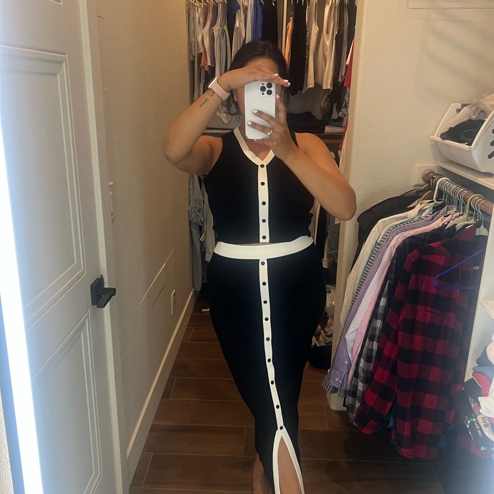 Elegant Black and White Sleeveless Skirt set